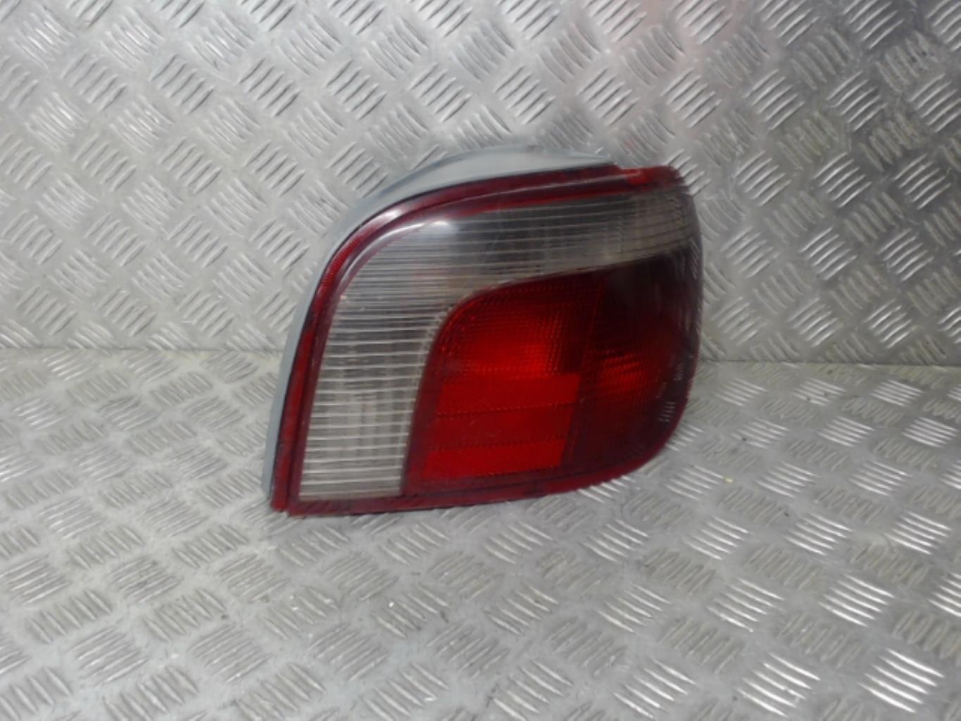 Fanale posteriore principale destro (luci) TOYOTA YARIS 1 PHASE 1 Diésel - 1