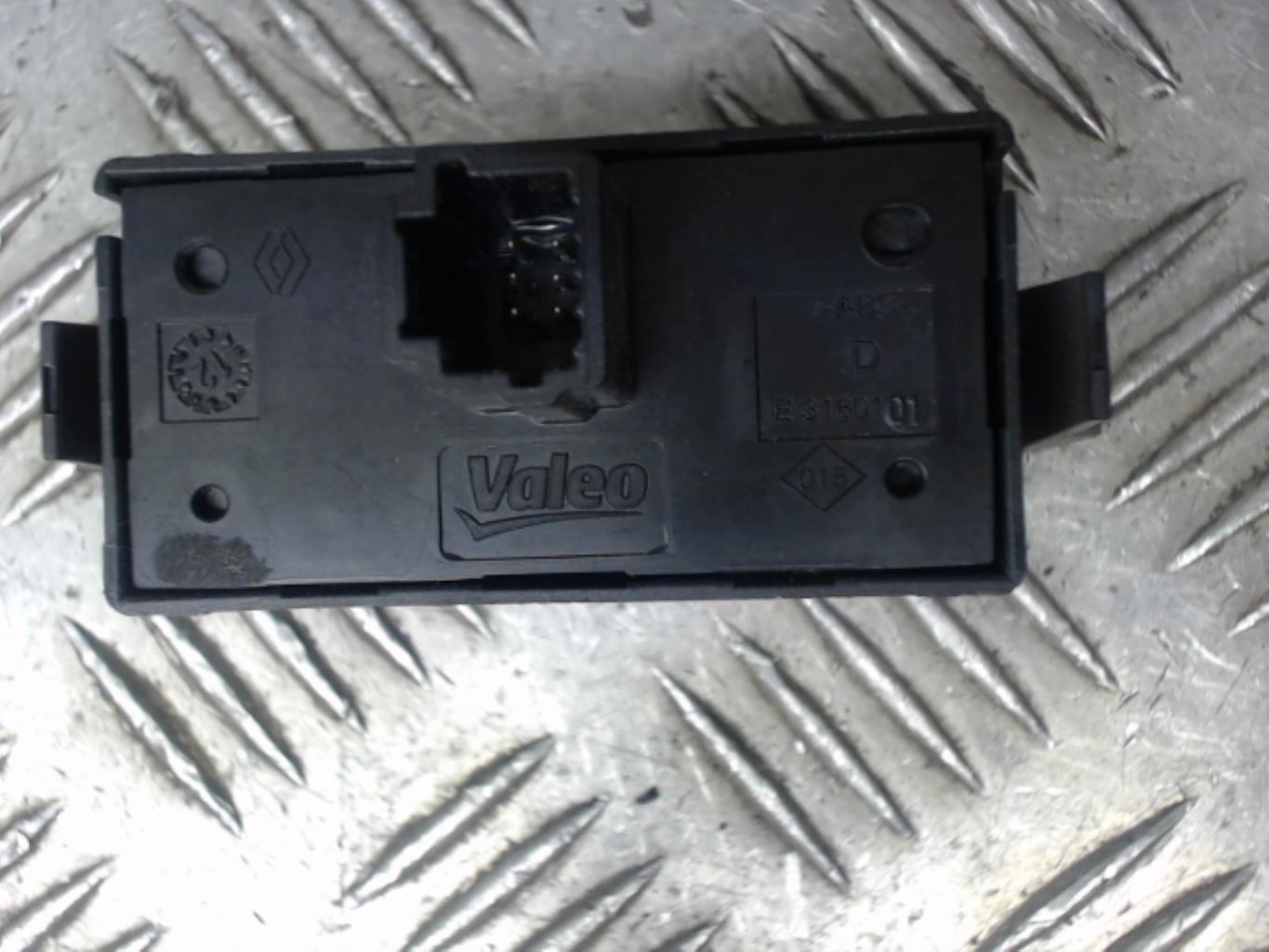Bouton de warning DACIA SANDERO 2 PHASE 1  - 1