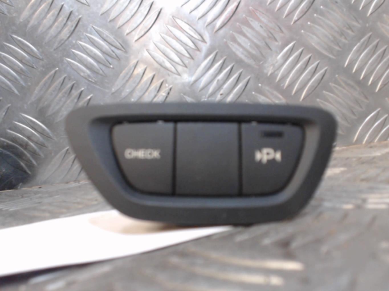 Bouton de coffre CITROEN C5 2 BREAK Diesel - 1