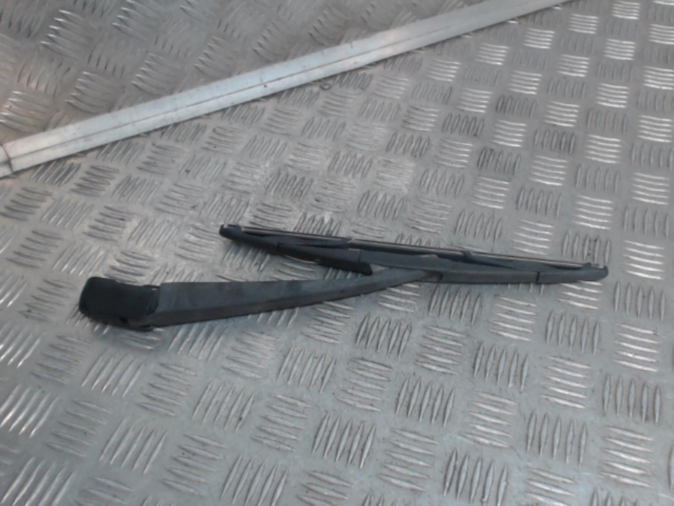 Braccio tergicristallo posteriore PEUGEOT 4007 Diésel - 1