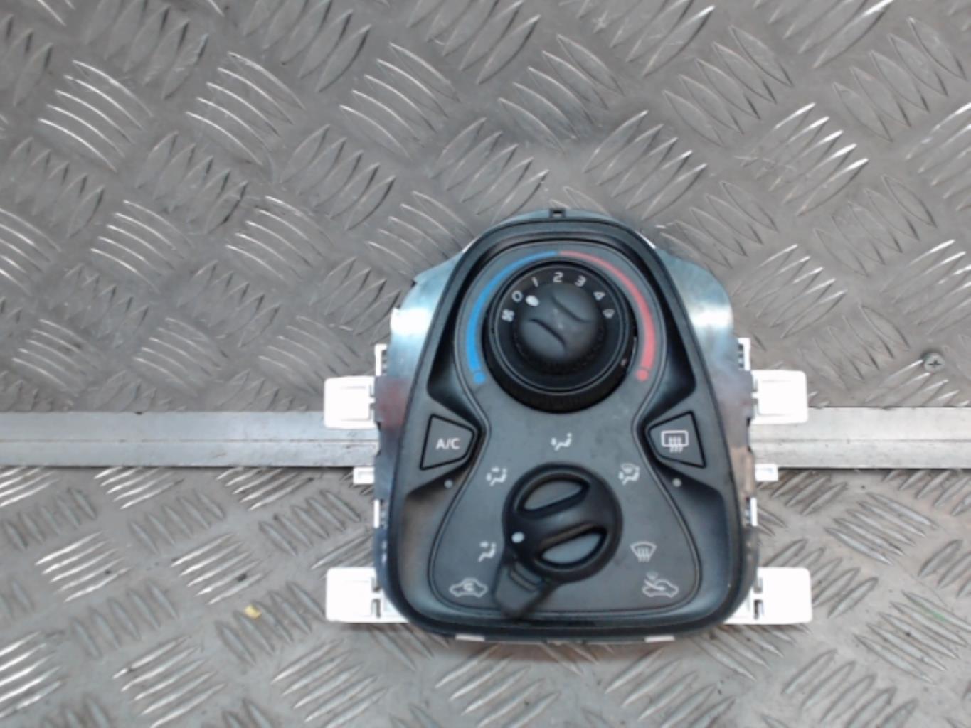 Commande chauffage PEUGEOT 108 Essence - 1