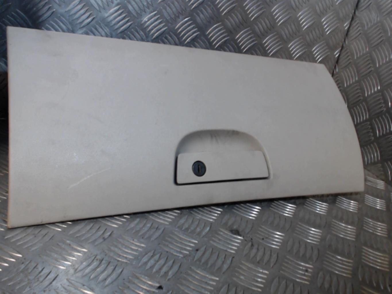 Boite a gants CHRYSLER 300C PHASE 1 Diesel - 1