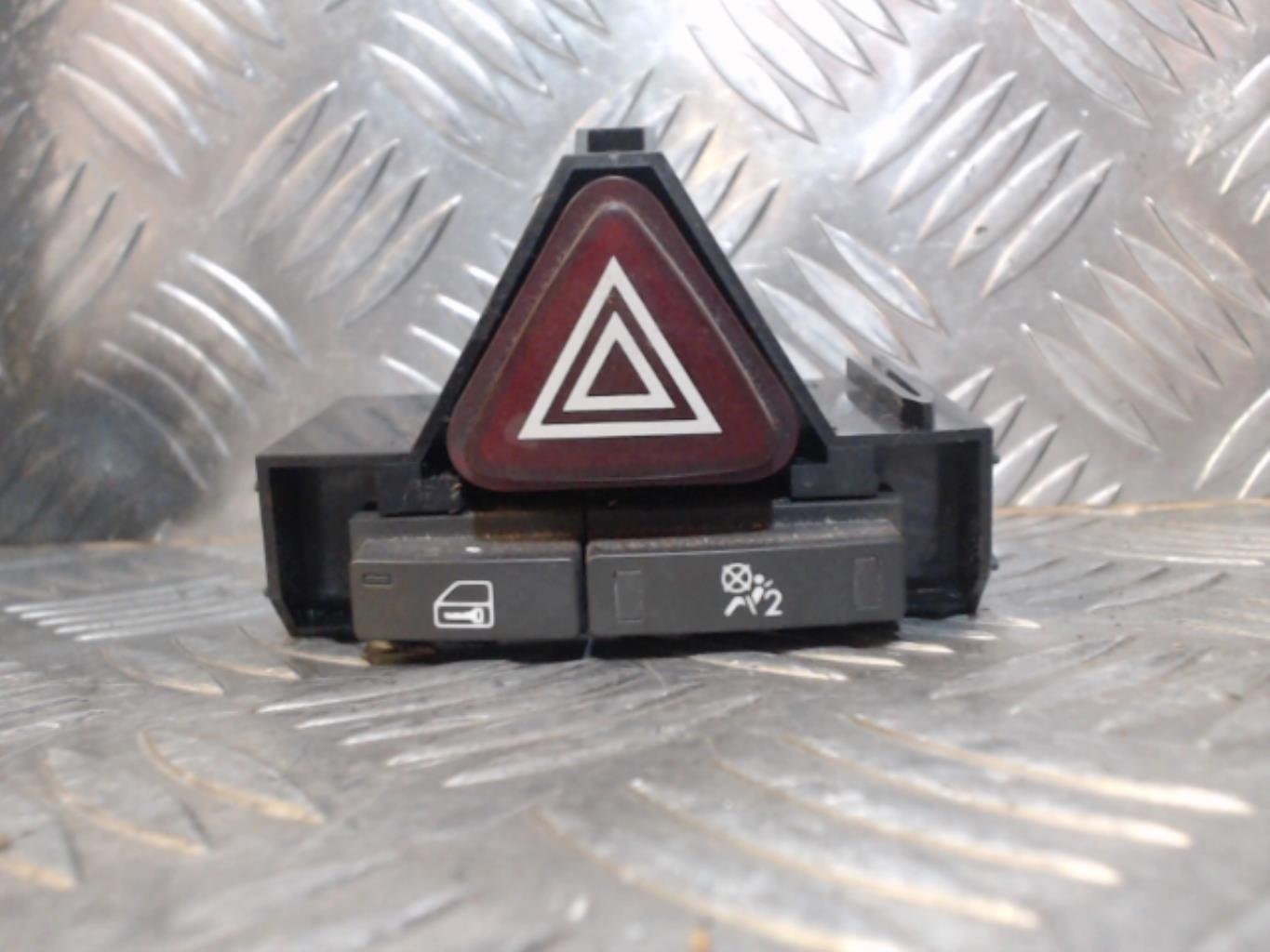 Bouton de warning OPEL CORSA D PHASE 1 Essence - 1