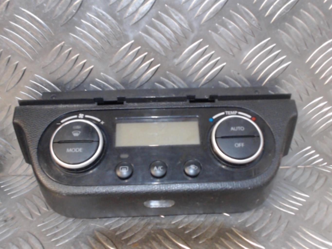 Commande chauffage SUZUKI SWIFT 3 Essence - 1