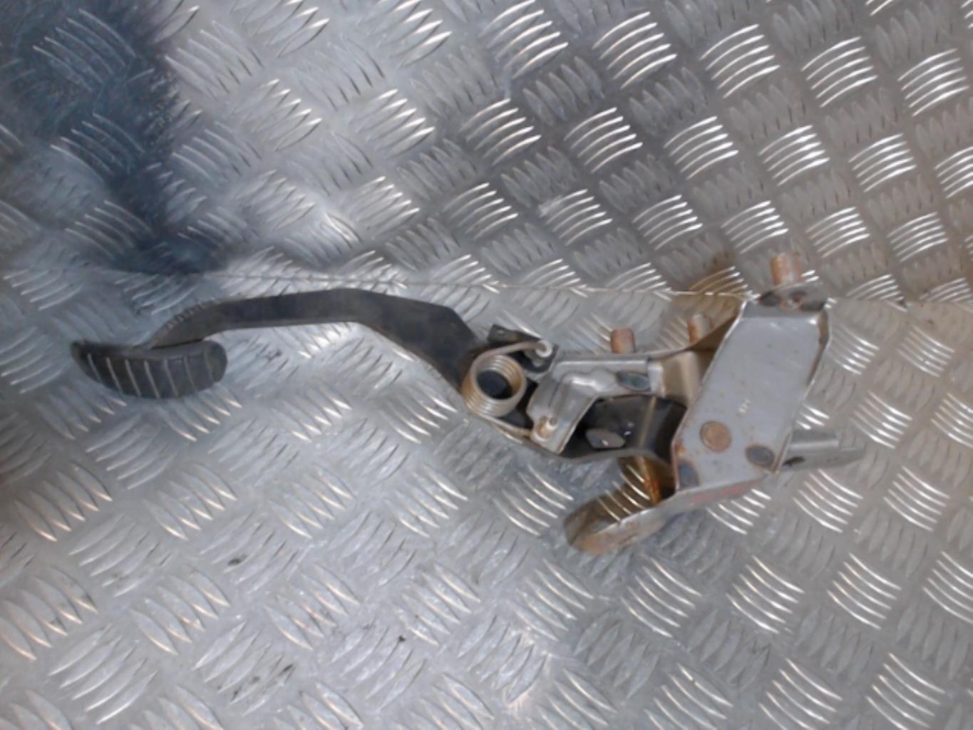 Pedale de frein RENAULT CLIO 3 PHASE 2 BREAK Diesel - 1