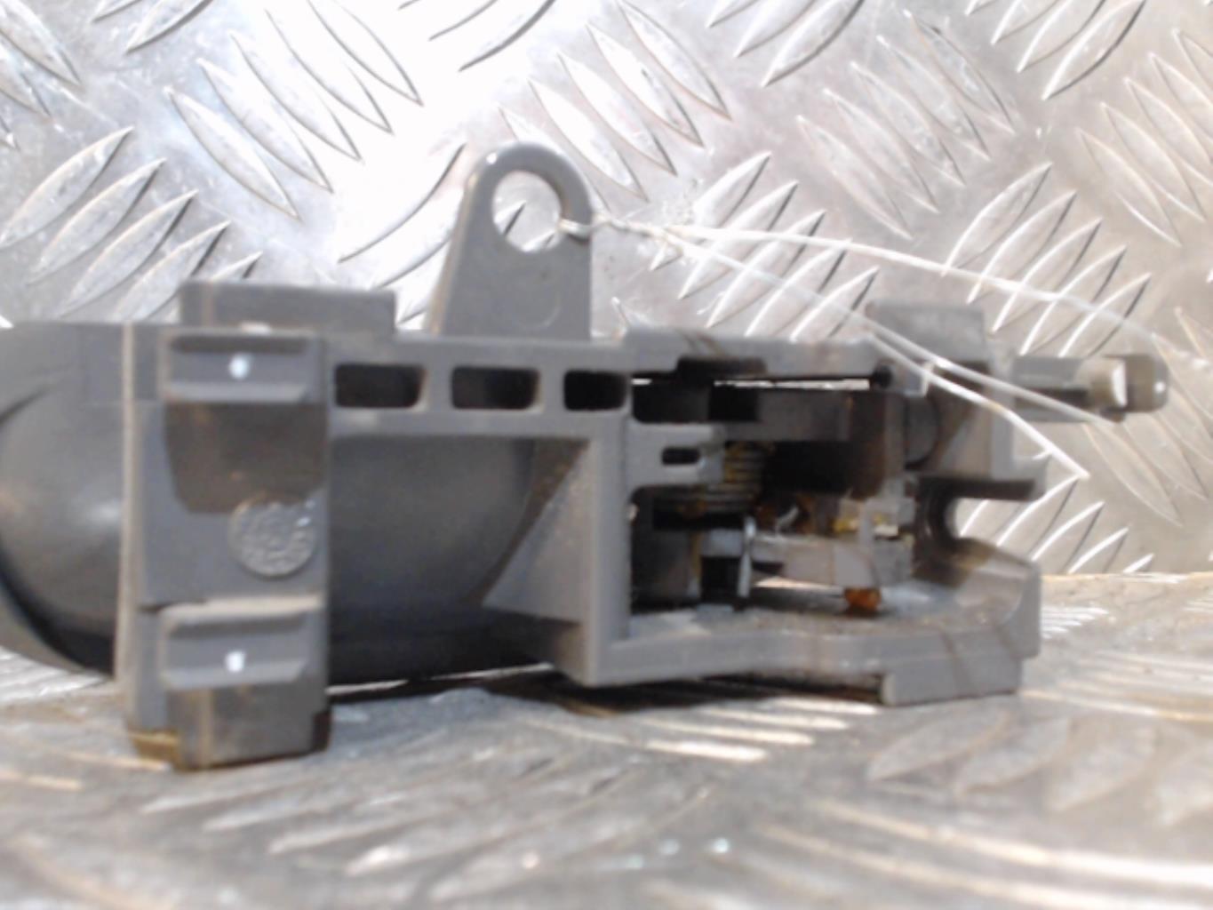 Poignee interieur avant droit RENAULT CLIO 4 PHASE 2 Essence - 1