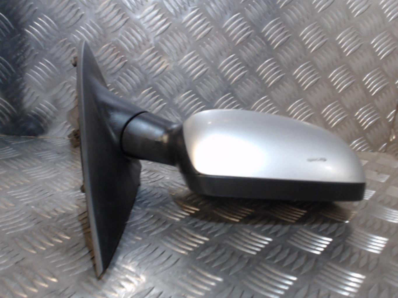 Retrovisor derecho OPEL CORSA C PHASE 2 Gasolina - 1
