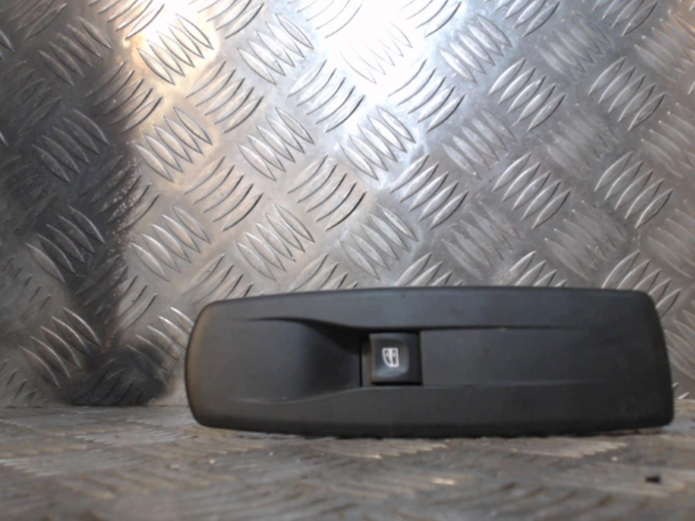 Interruptor de elevalunas RENAULT MEGANE 3 PHASE 1 Diésel - 1