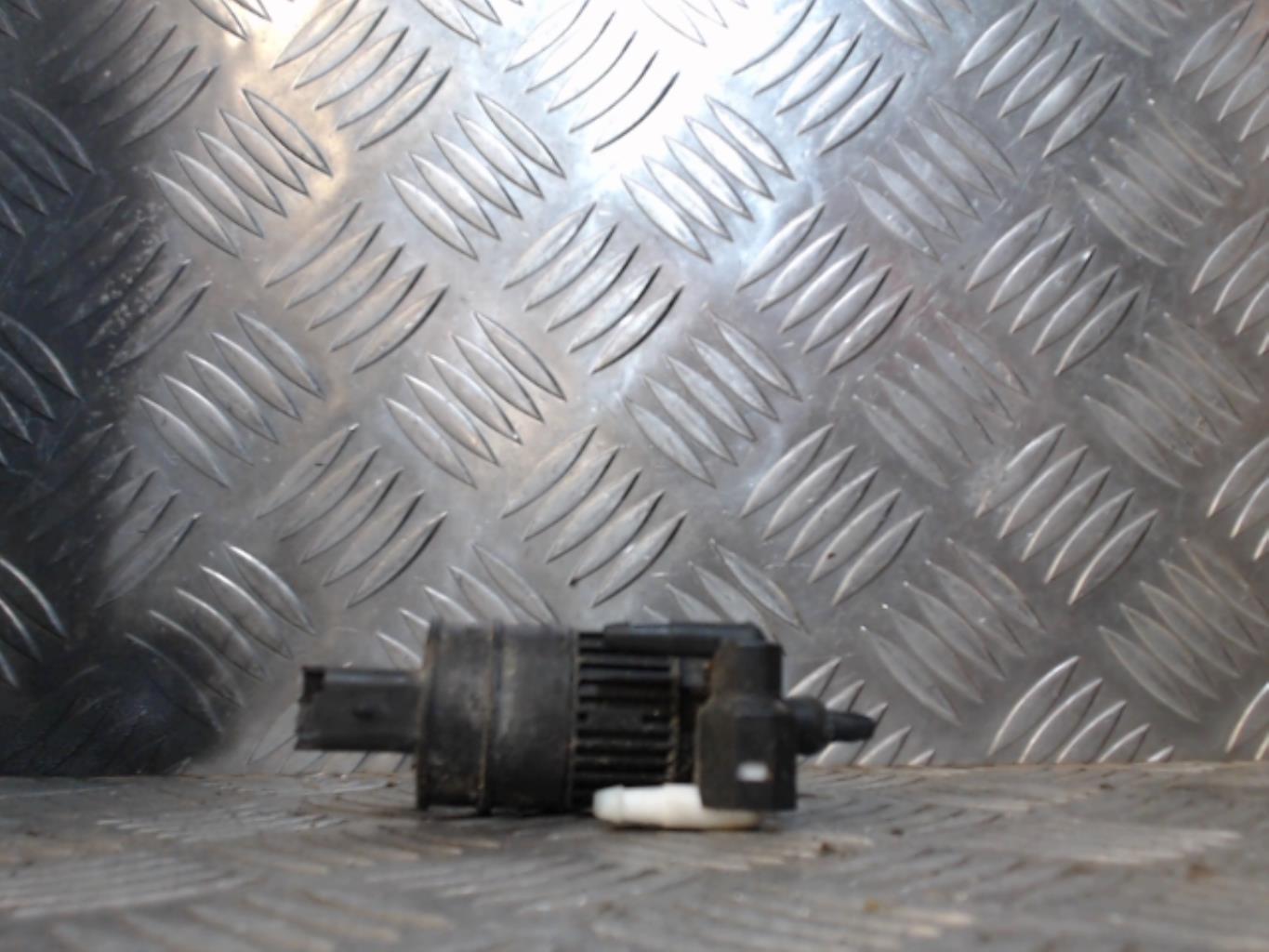 Pompe lave glace avant RENAULT CLIO 2 PHASE 2  - 1
