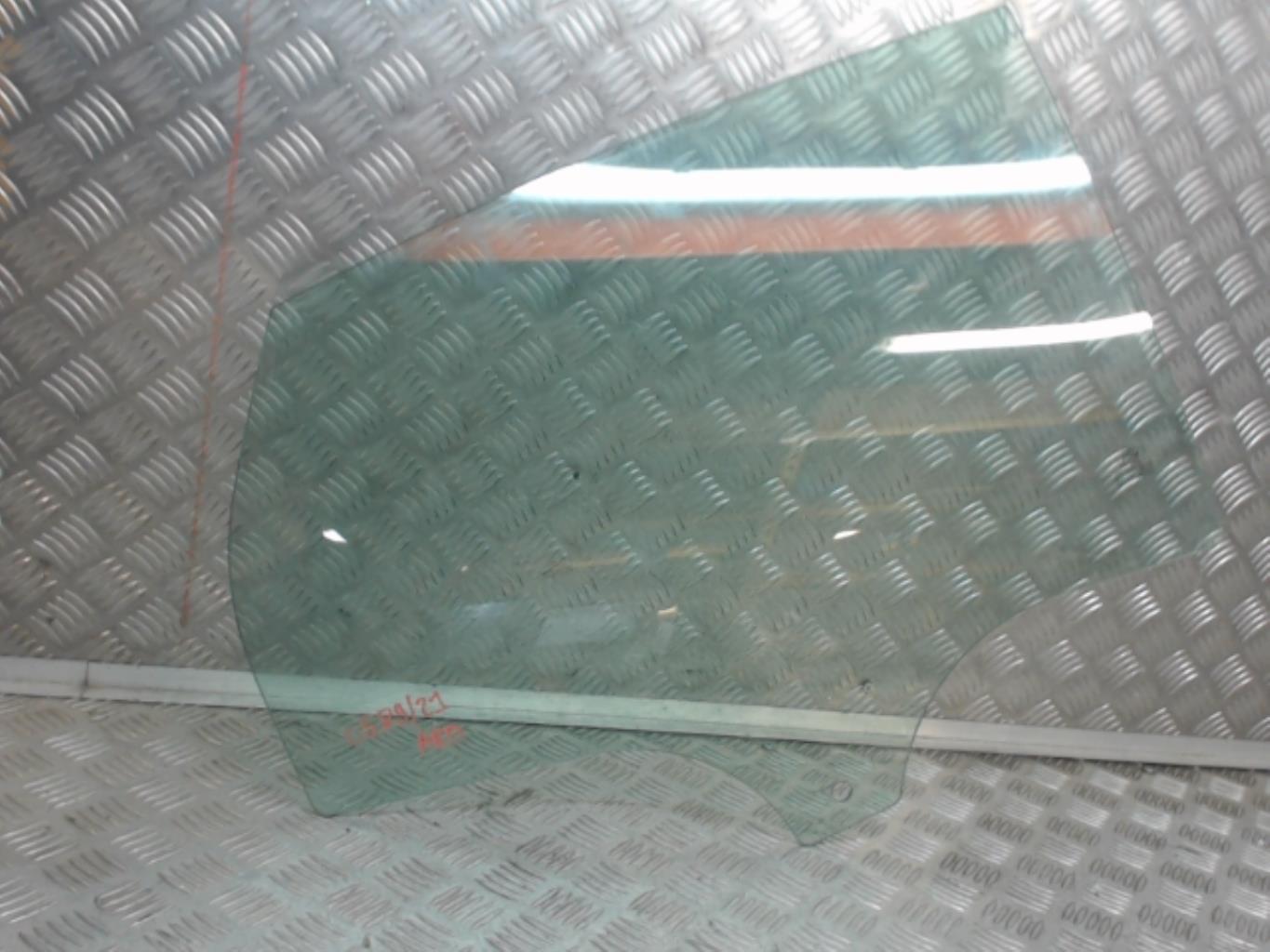 Vitre arriere droit FORD FOCUS 3  - 1