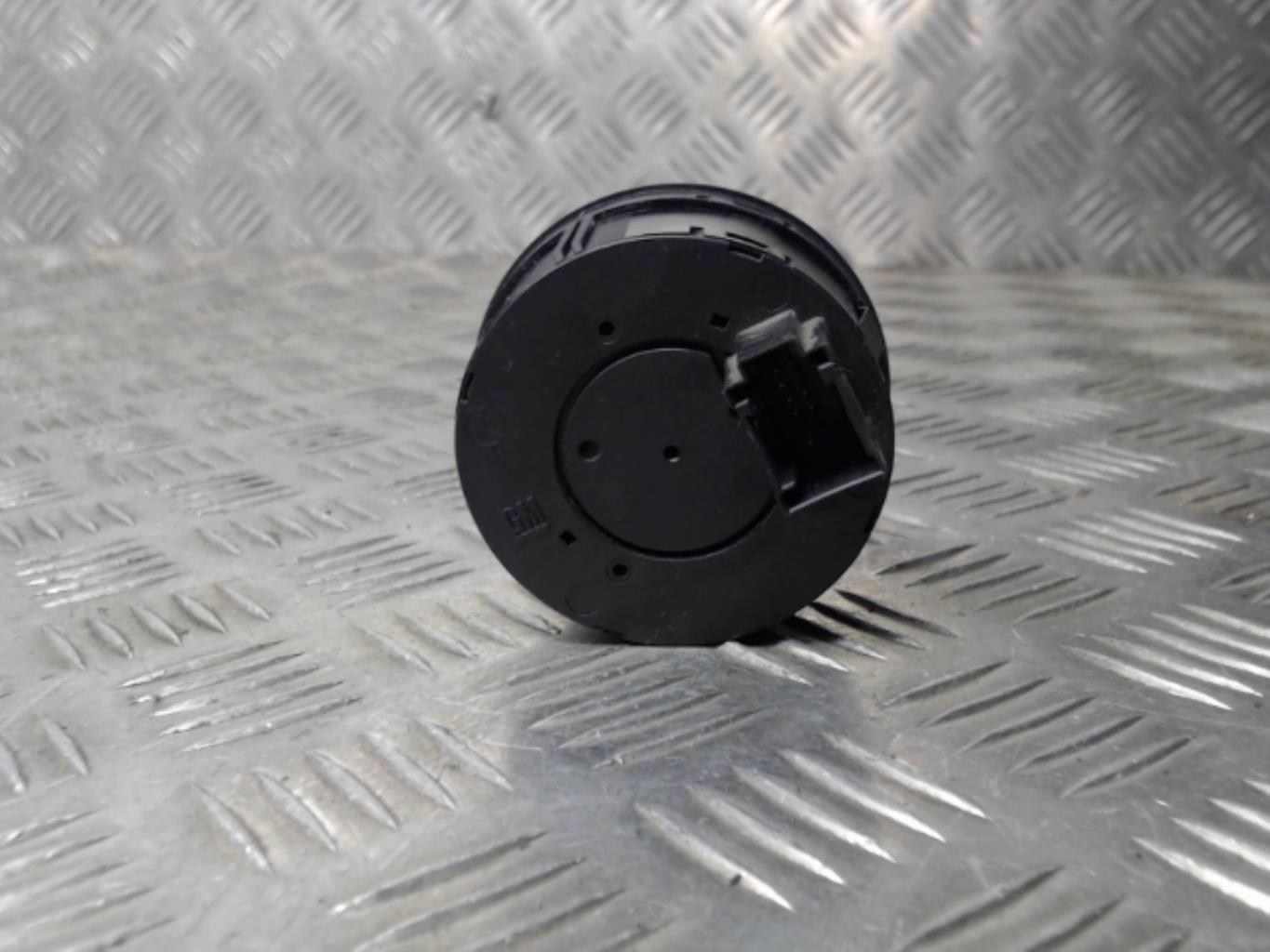 Commande de phare OPEL CORSA D PHASE 1 Diesel - 1