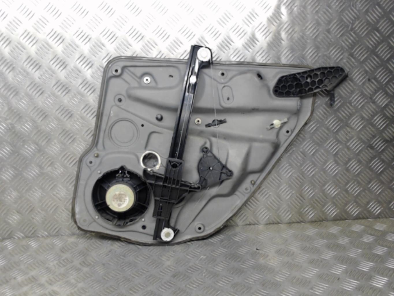 Alzacristalli elettrico posteriore sinistro VOLKSWAGEN GOLF 4 Diésel - 1