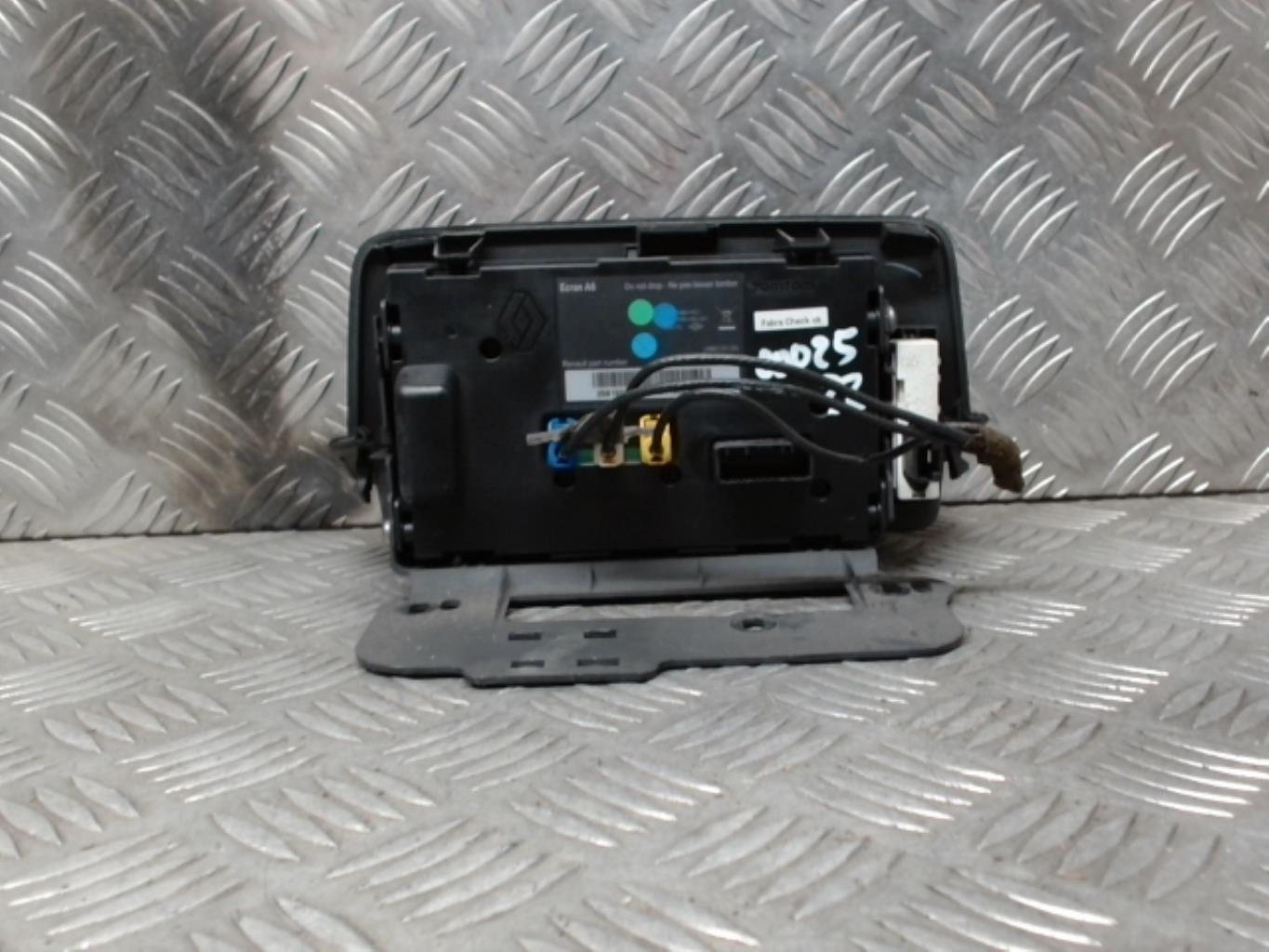 Ecran GPS RENAULT CLIO 3 PHASE 2 Diesel - 1