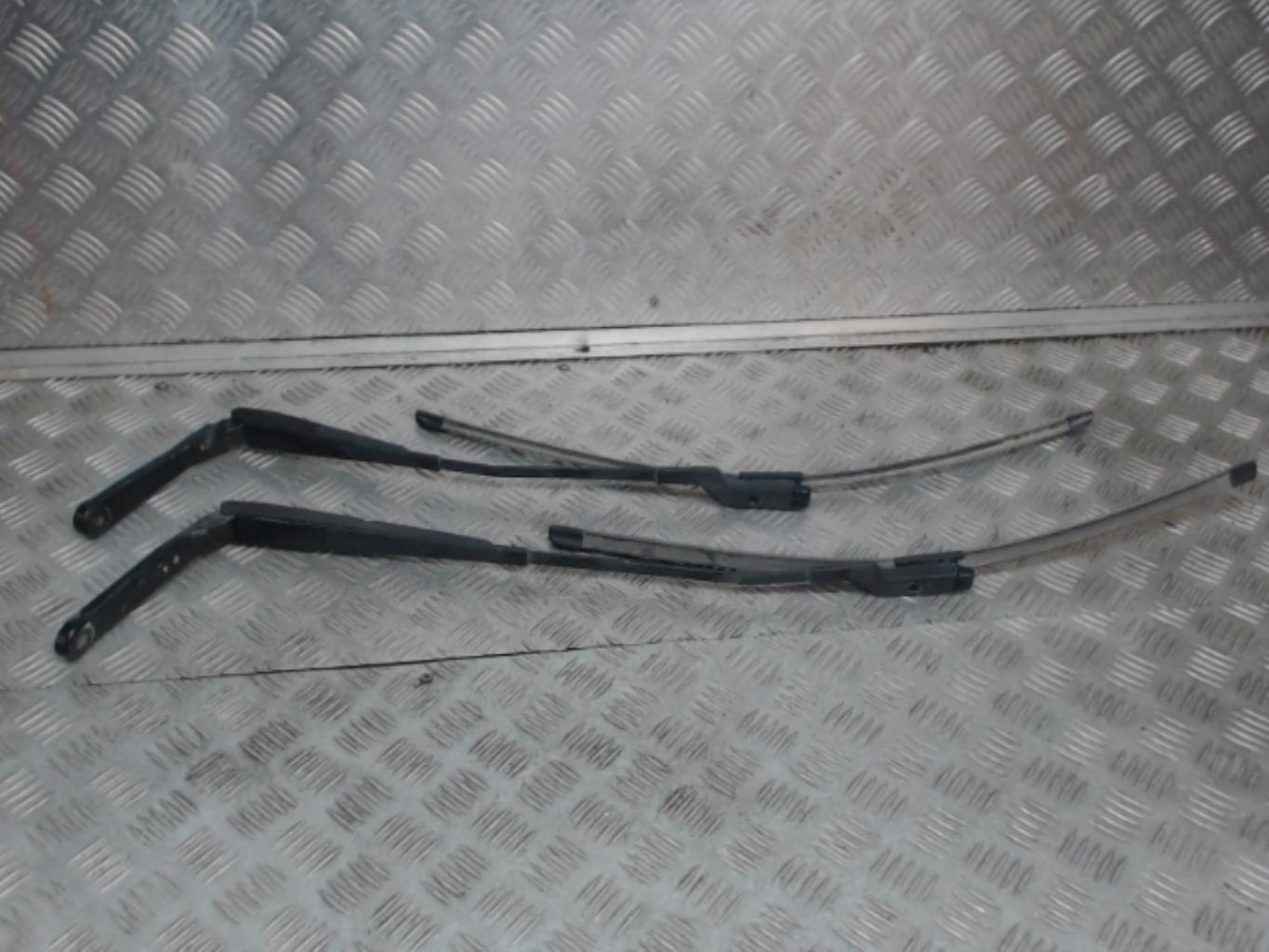 Braccio tergicristallo anteriore PEUGEOT 308 1 SW PHASE 1 BREAK Diésel - 1
