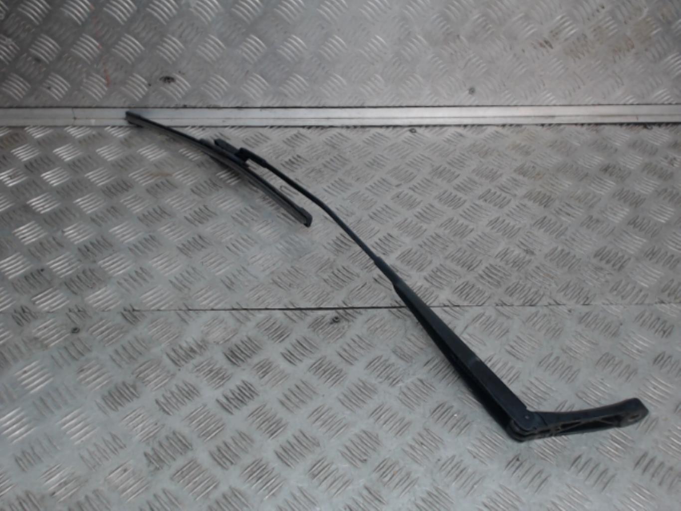 Braccio tergicristallo anteriore destro VOLKSWAGEN POLO 5 PHASE 1 Gasolina - 1