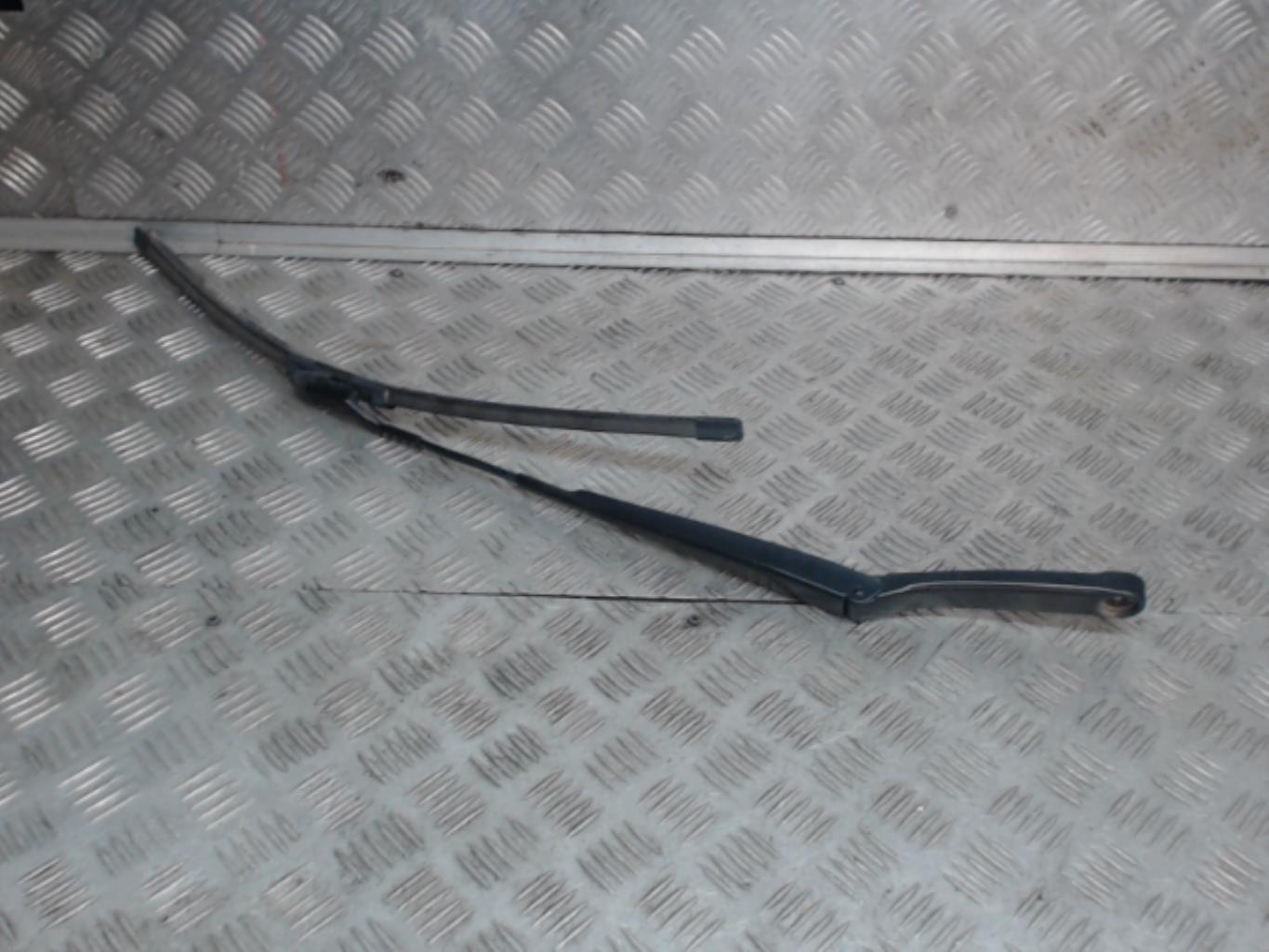 Braccio tergicristallo anteriore sinistro VOLKSWAGEN POLO 5 PHASE 1 Gasolina - 1