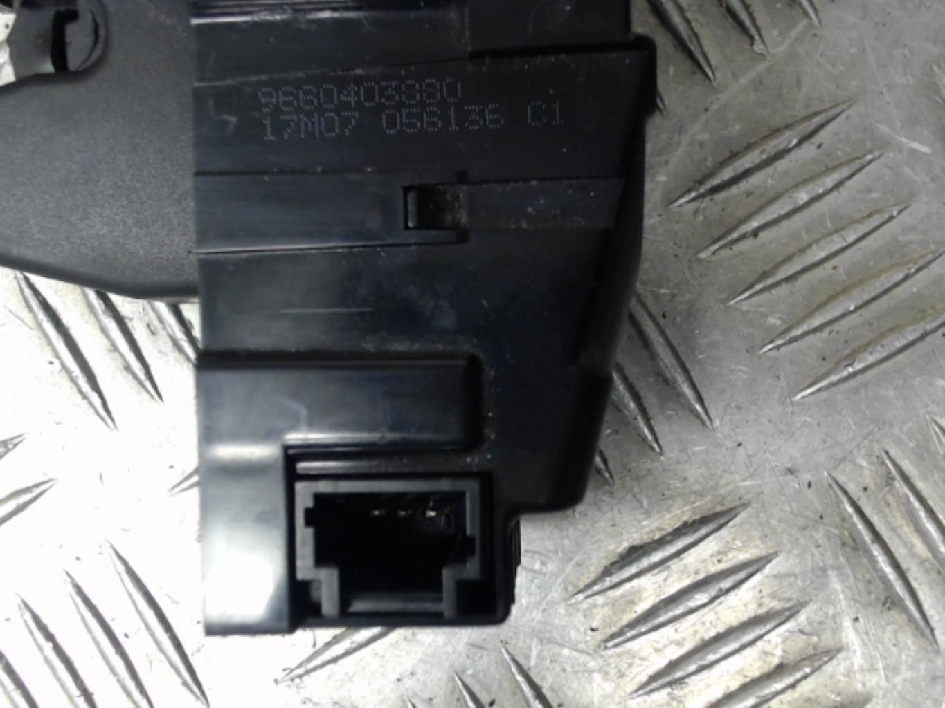Chiusura centralizzata bagagliaio PEUGEOT 308 1 PHASE 1 Diésel - 1