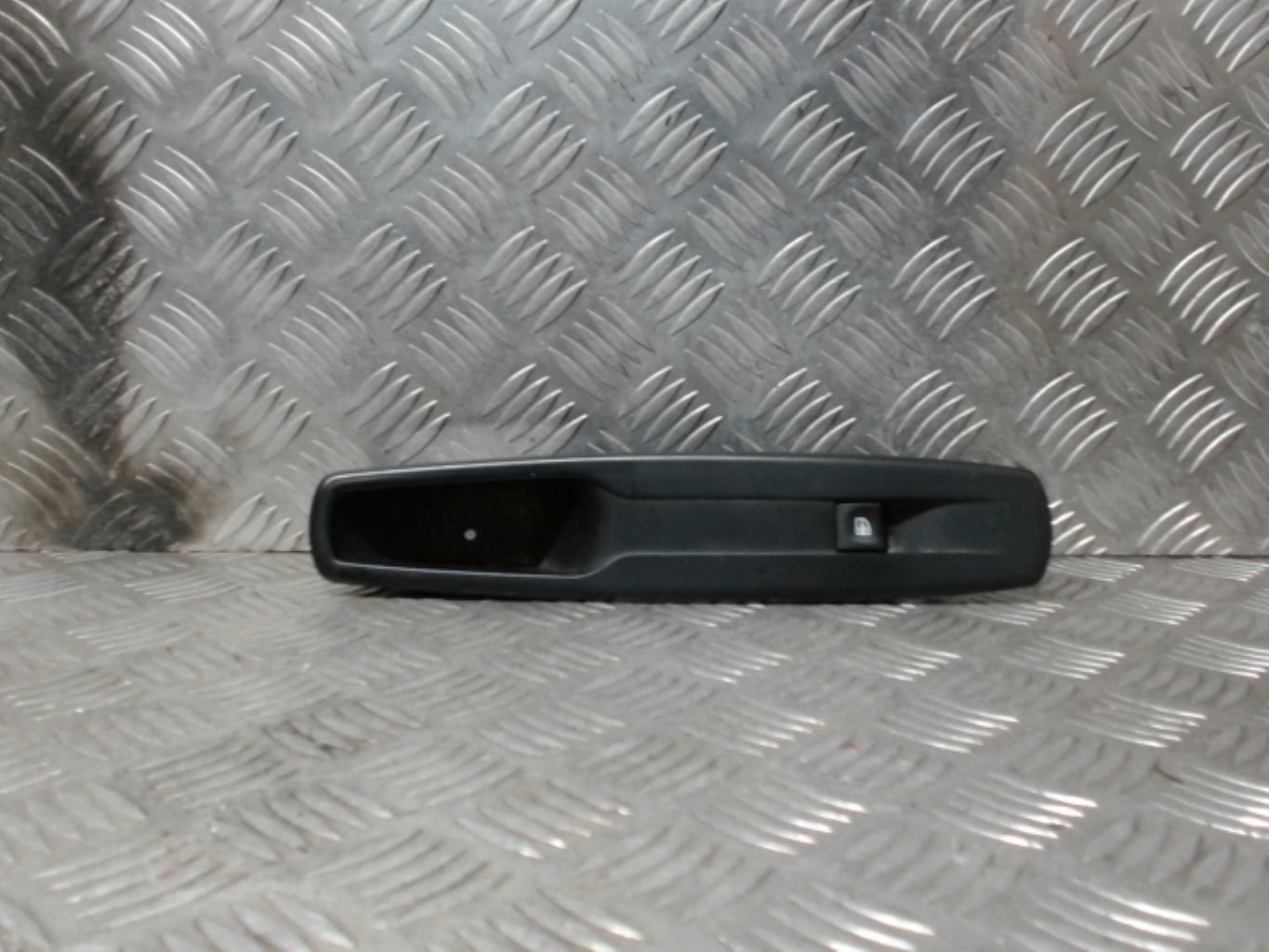 Interruttore lavacristalli anteriore destro RENAULT SCENIC 3 PHASE 1 Diésel - 1