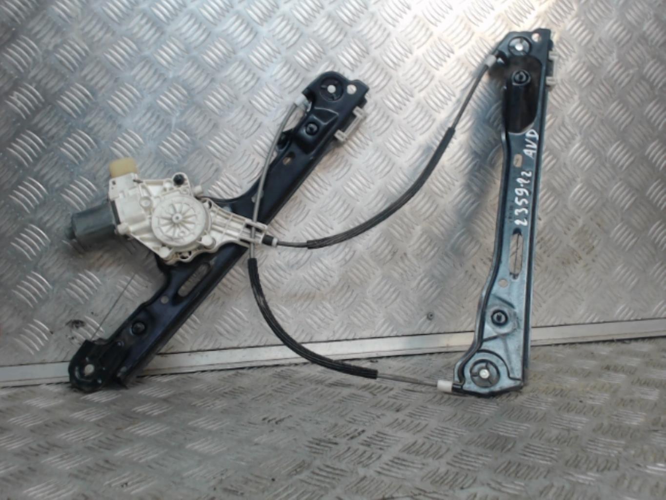 Alzacristalli manuale anteriore destro BMW SERIE 1 E87 PHASE 2 Diésel - 1