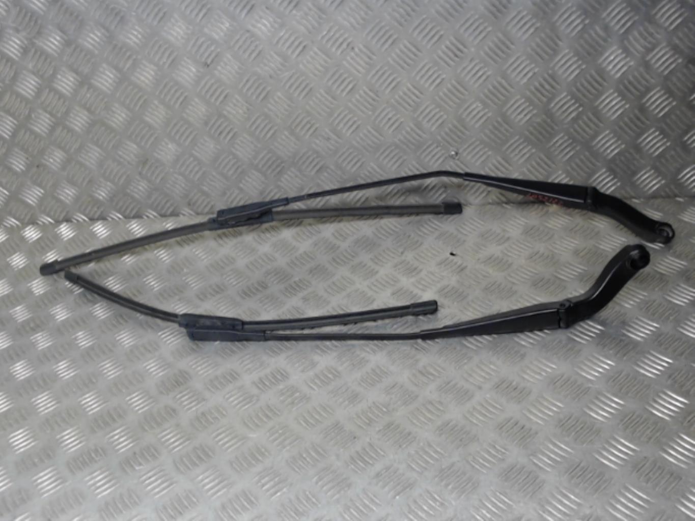 Braccio tergicristallo anteriore MERCEDES CLASSE B 245 PHASE 1  - 1