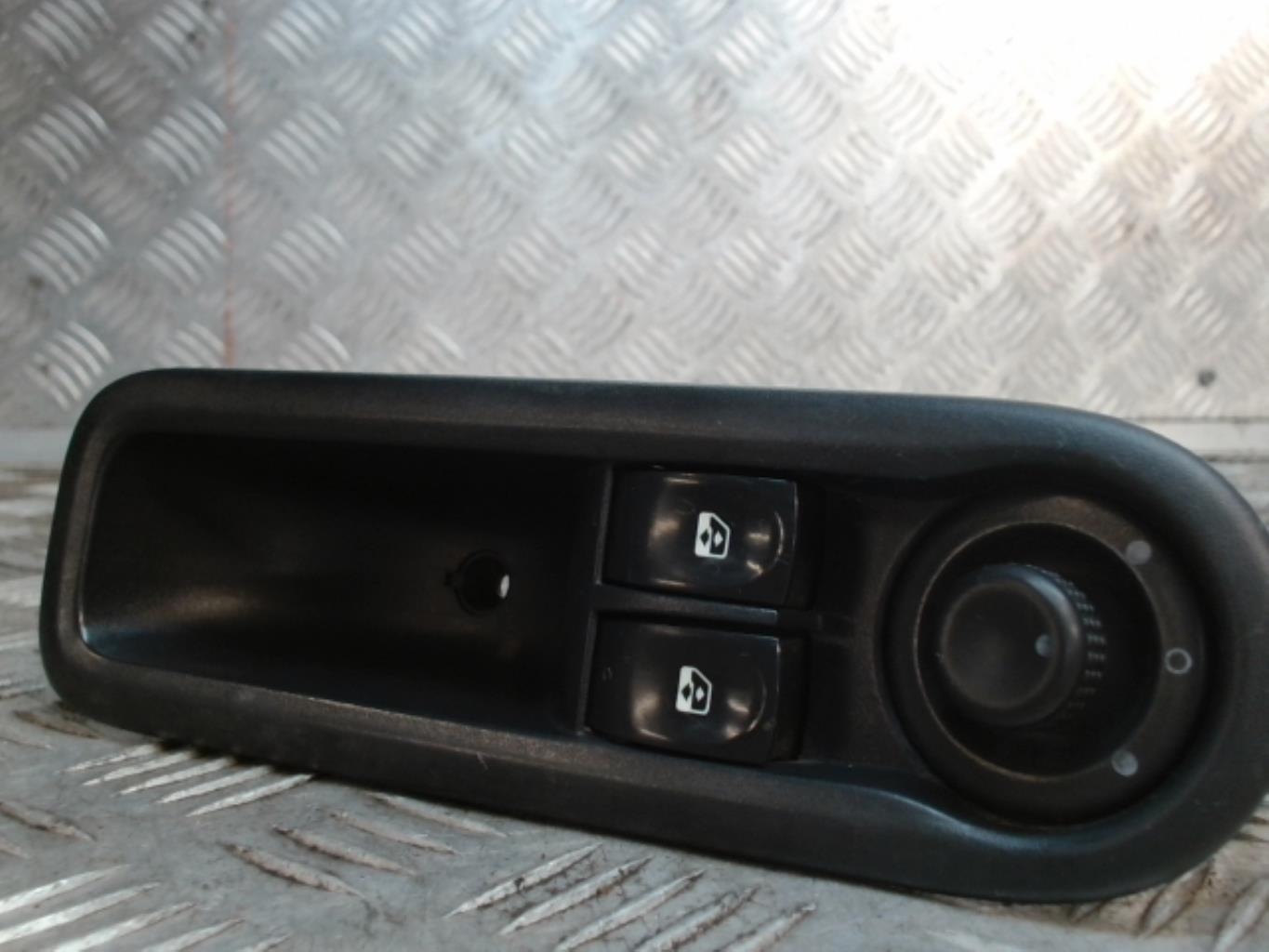 Interruttore lavacristalli anteriore sinistro RENAULT TWINGO 2 PHASE 1  - 1