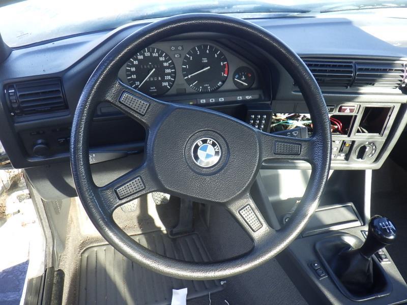 Volant BMW SERIE 3 E30 Essence - 1