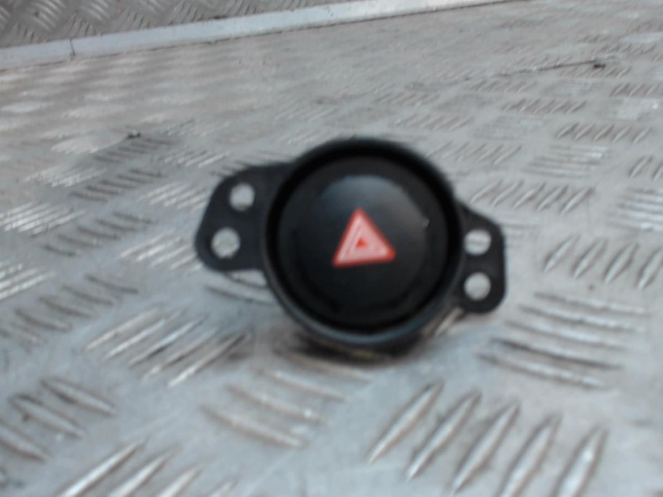 Bouton de warning PEUGEOT 108 Essence - 1