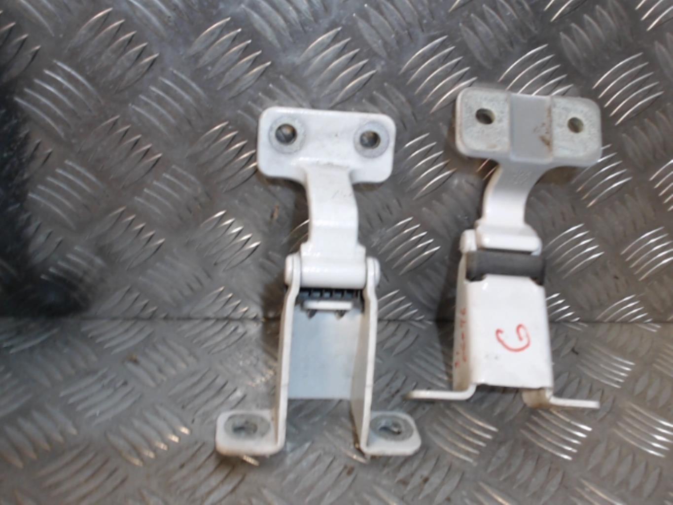 Charniere de porte de coffre gauche RENAULT KANGOO 2 PHASE 2 Diesel - 1