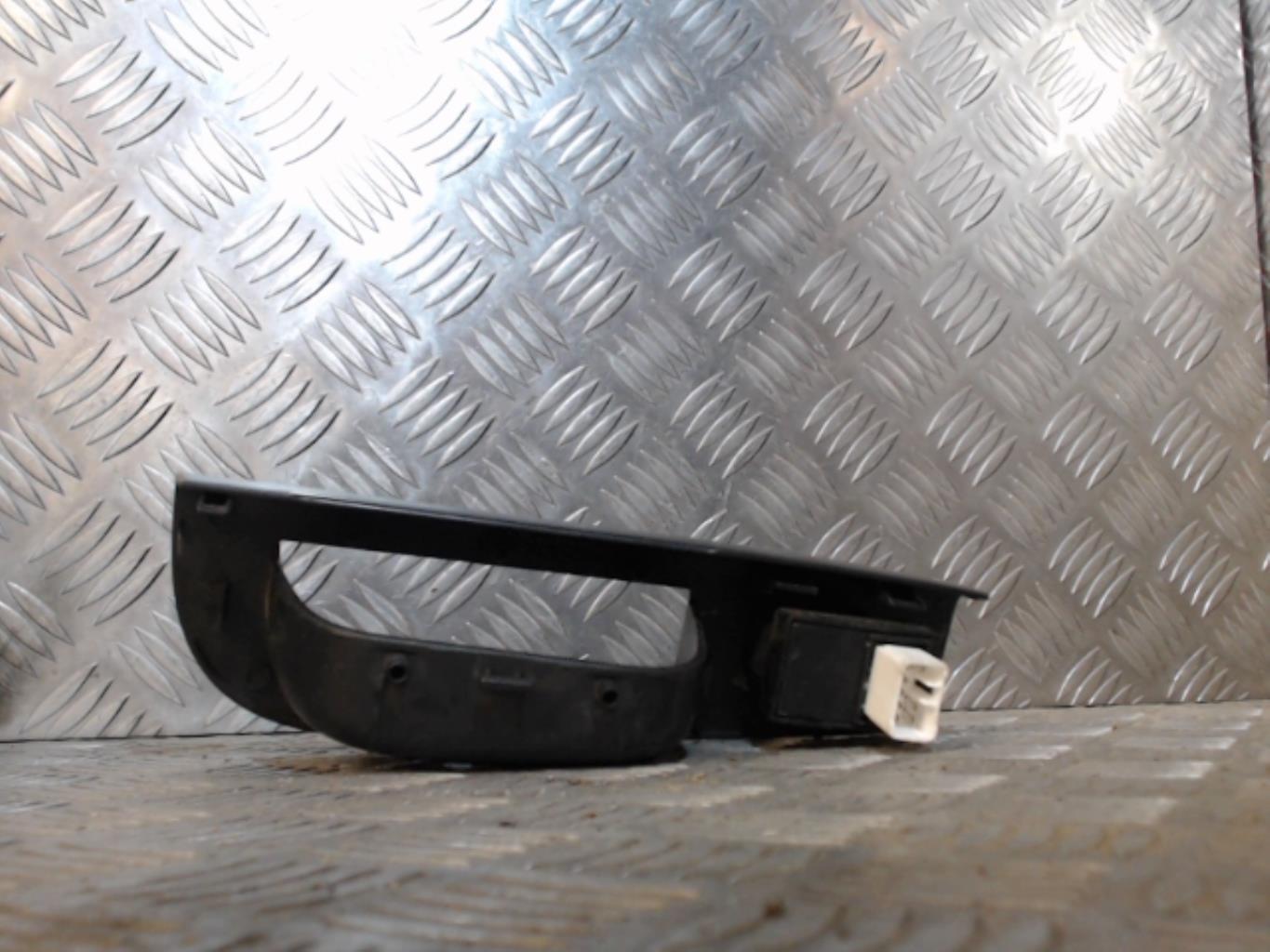 Interruttore lavacristalli posteriore destro KIA CEE-D 1 PHASE 1  - 1