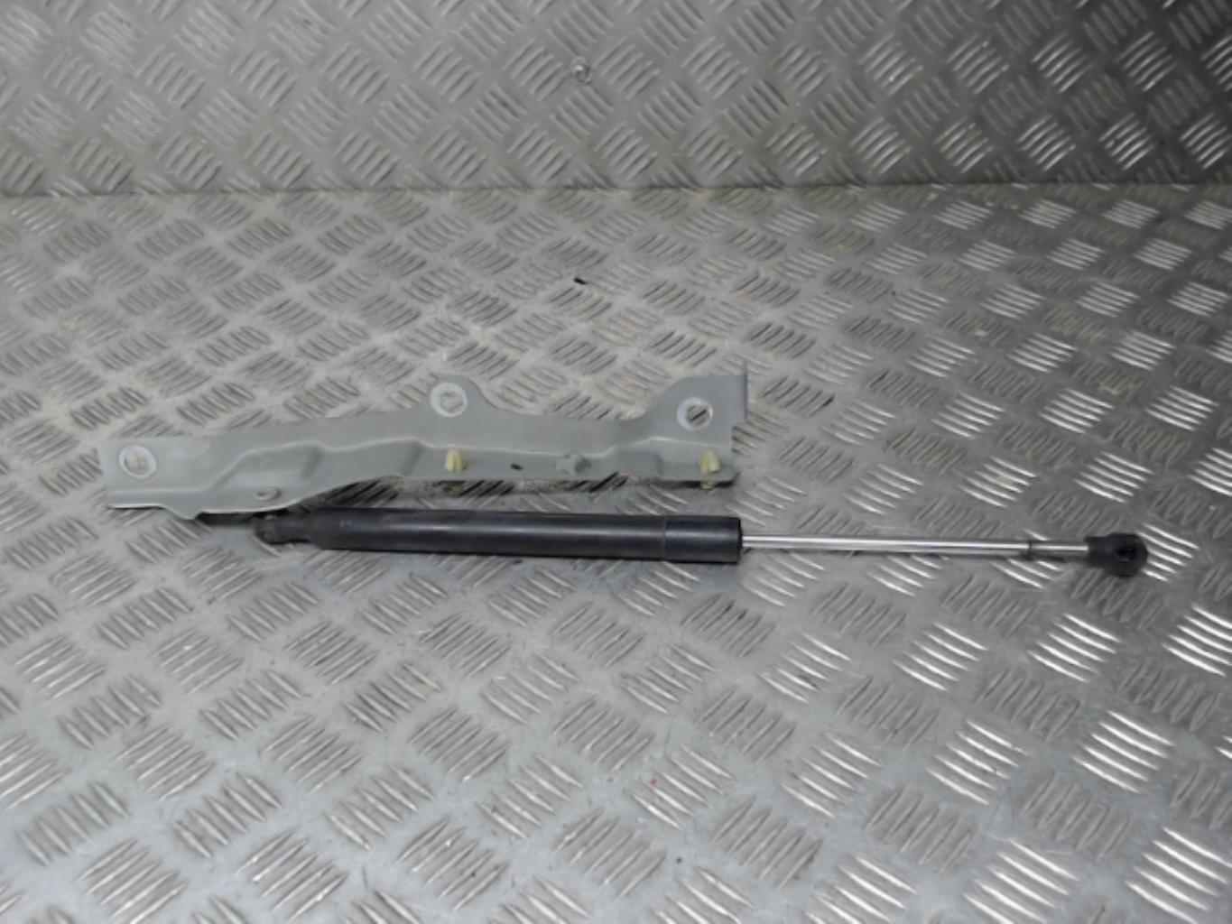 Verin de capot RENAULT CLIO 4 PHASE 1 Diesel - 1