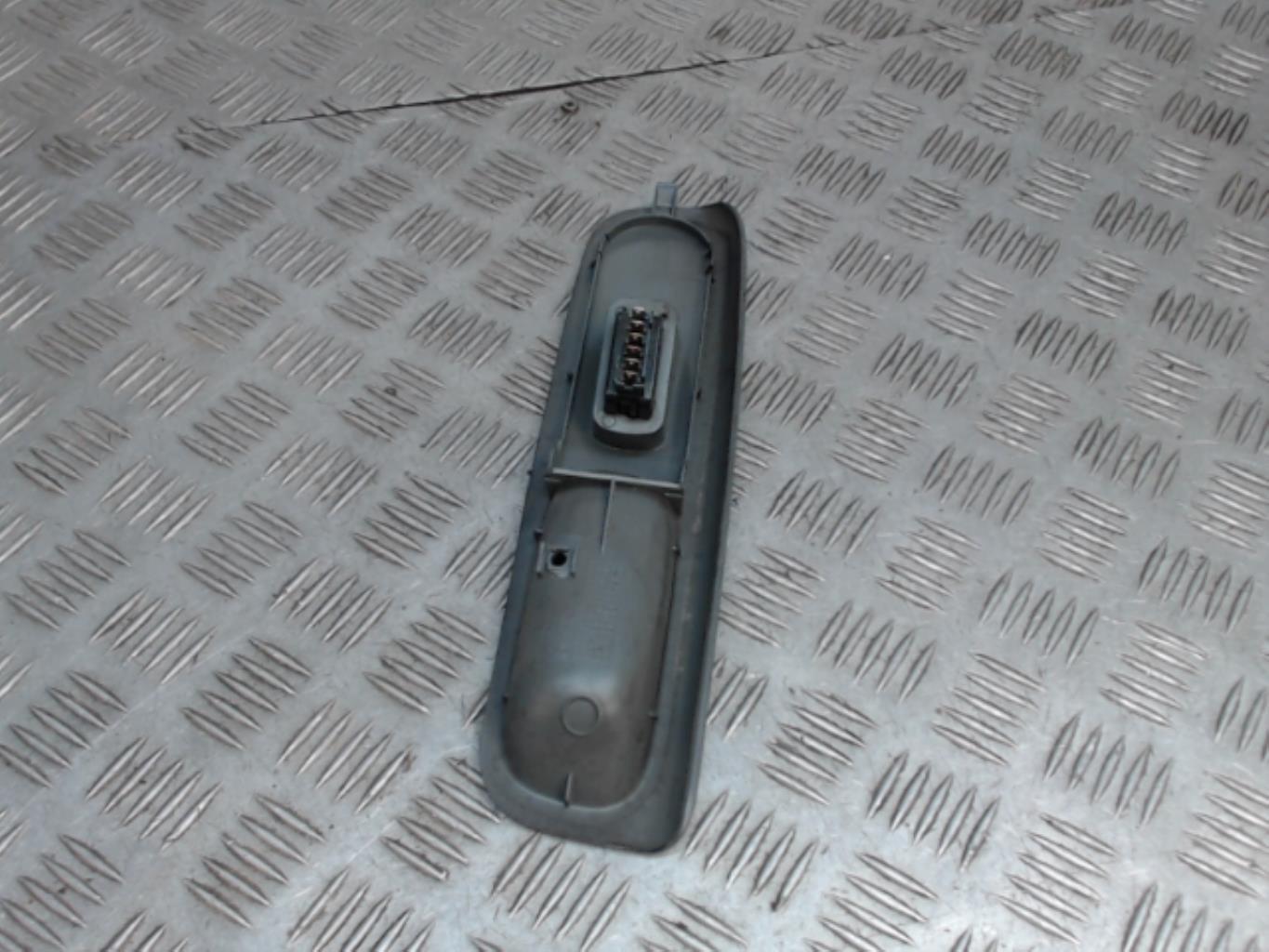Interruttore lavacristalli anteriore destro RENAULT TWINGO 1 PHASE 3 Gasolina - 1