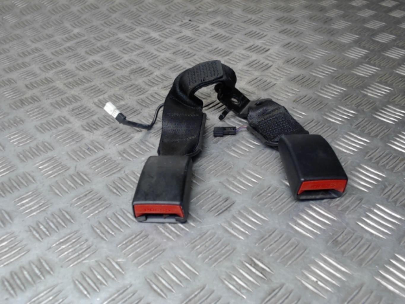 Aggancio cintura sicurezza posteriore destro BMW SERIE 1 F20 PHASE 2 Gasolina - 1