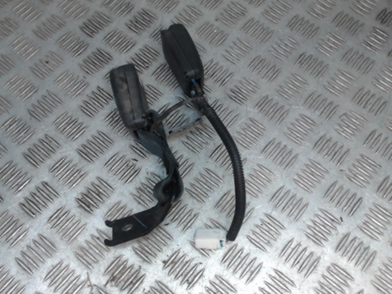 Aggancio cintura sicurezza posteriore destro HYUNDAI I 20 2 PHASE 2  - 1