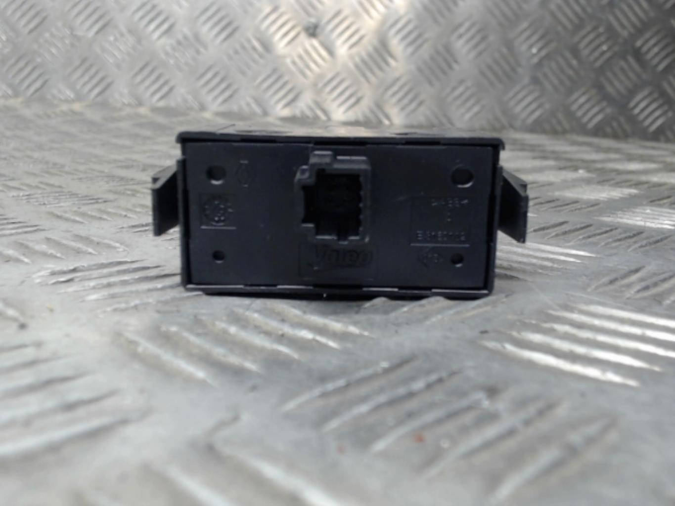 Bouton de warning DACIA SANDERO 2 PHASE 2 Essence - 1
