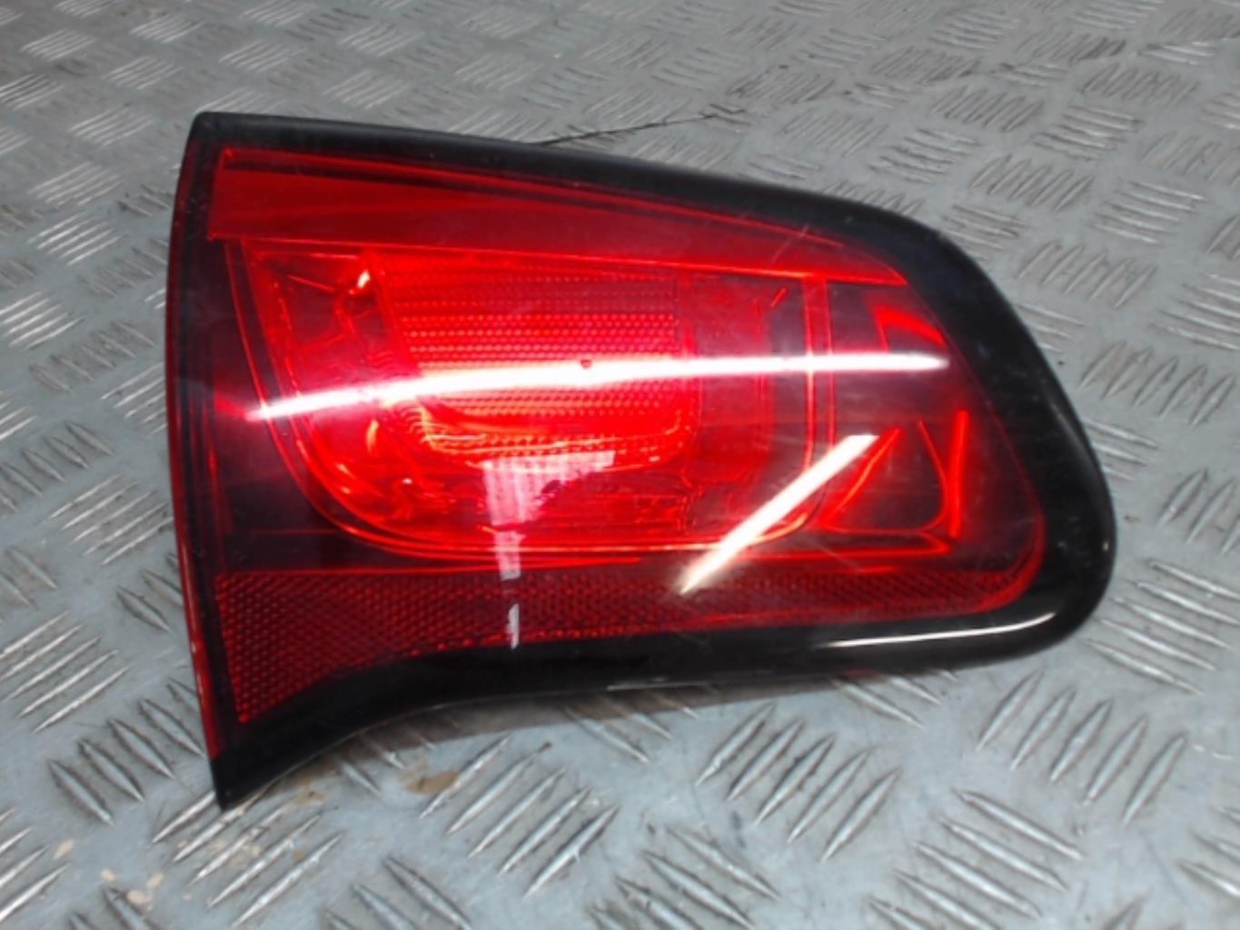 Feu arriere secondaire gauche (feux) CITROEN C3 2 PHASE 1 Essence - 1