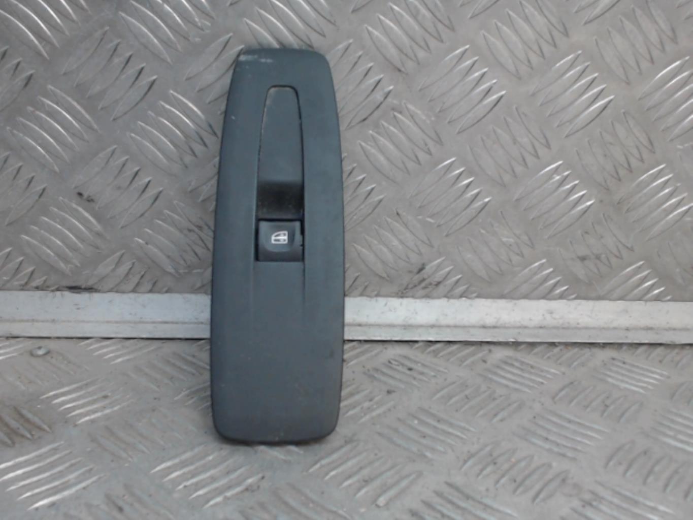 Interruttore lavacristalli posteriore destro RENAULT SCENIC 4 Diésel - 1