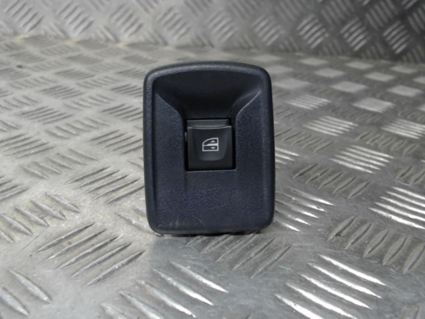 Interruttore lavacristalli anteriore destro DACIA SANDERO 2 PHASE 2 Gasolina - 1