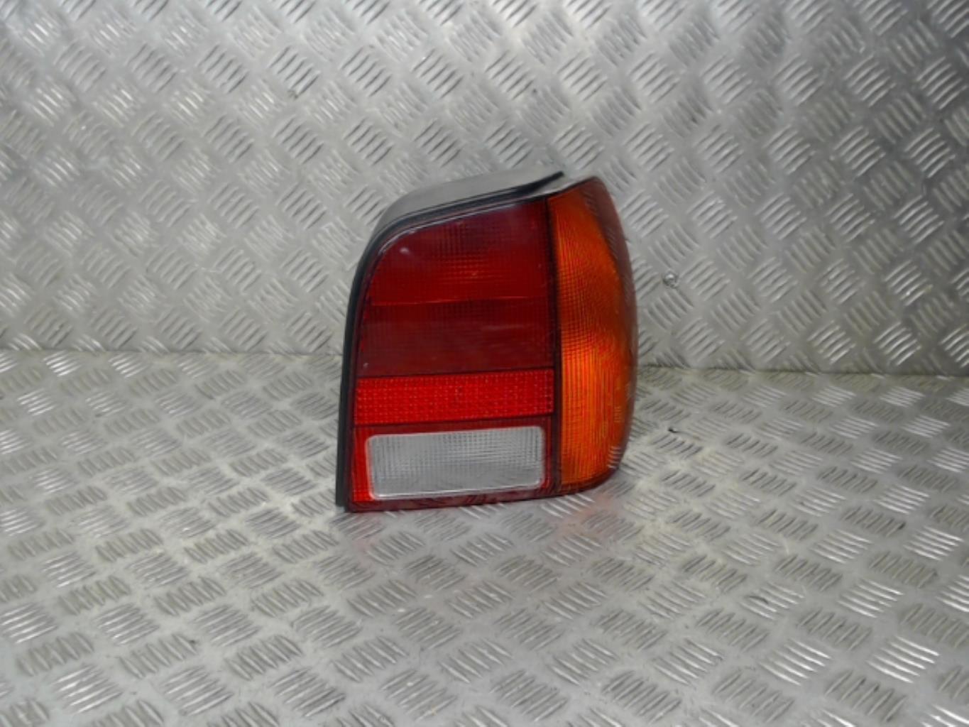 Fanale posteriore principale destro (luci) VOLKSWAGEN POLO 3 PHASE 1 Gasolina - 1