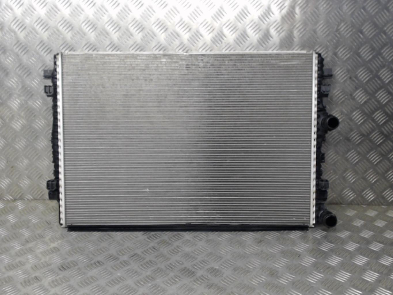 Radiateur eau AUDI Q3 2  - 1