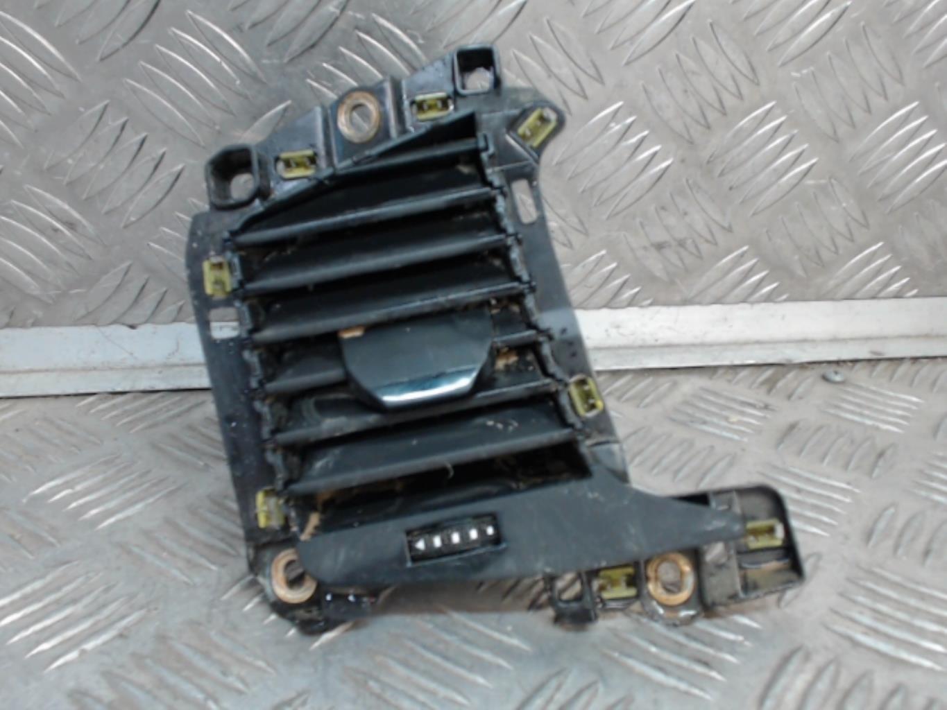 Bocchetta aerazione cruscotto anteriore sinistra AUDI A1 2 SPORTBACK Gasolina - 1