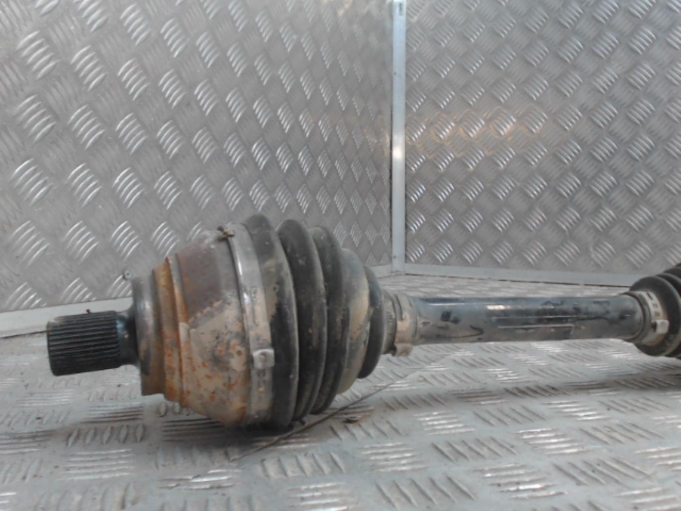 Giunto cardanico albero di trasmissione sinistro VOLKSWAGEN T-ROC PHASE 1 Diésel - 1