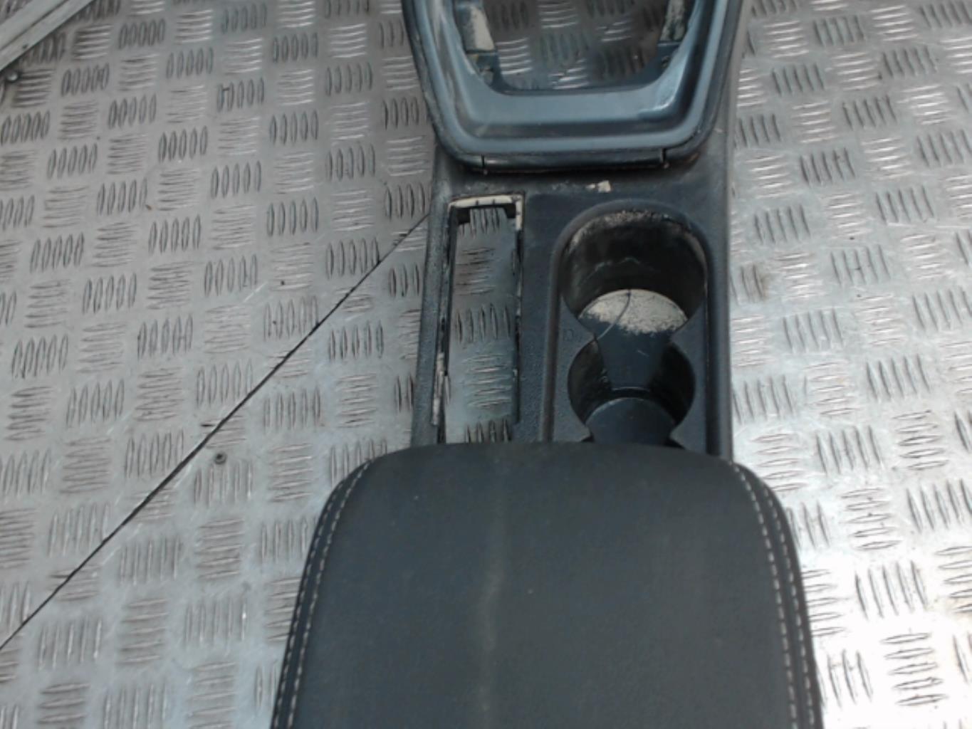 Console central (interieur plastique) AUDI A1 2 SPORTBACK Essence - 1
