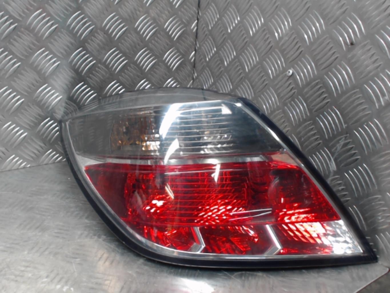 Fanale posteriore principale sinistro (luci) OPEL ASTRA H GTC PHASE 2 Diésel - 1