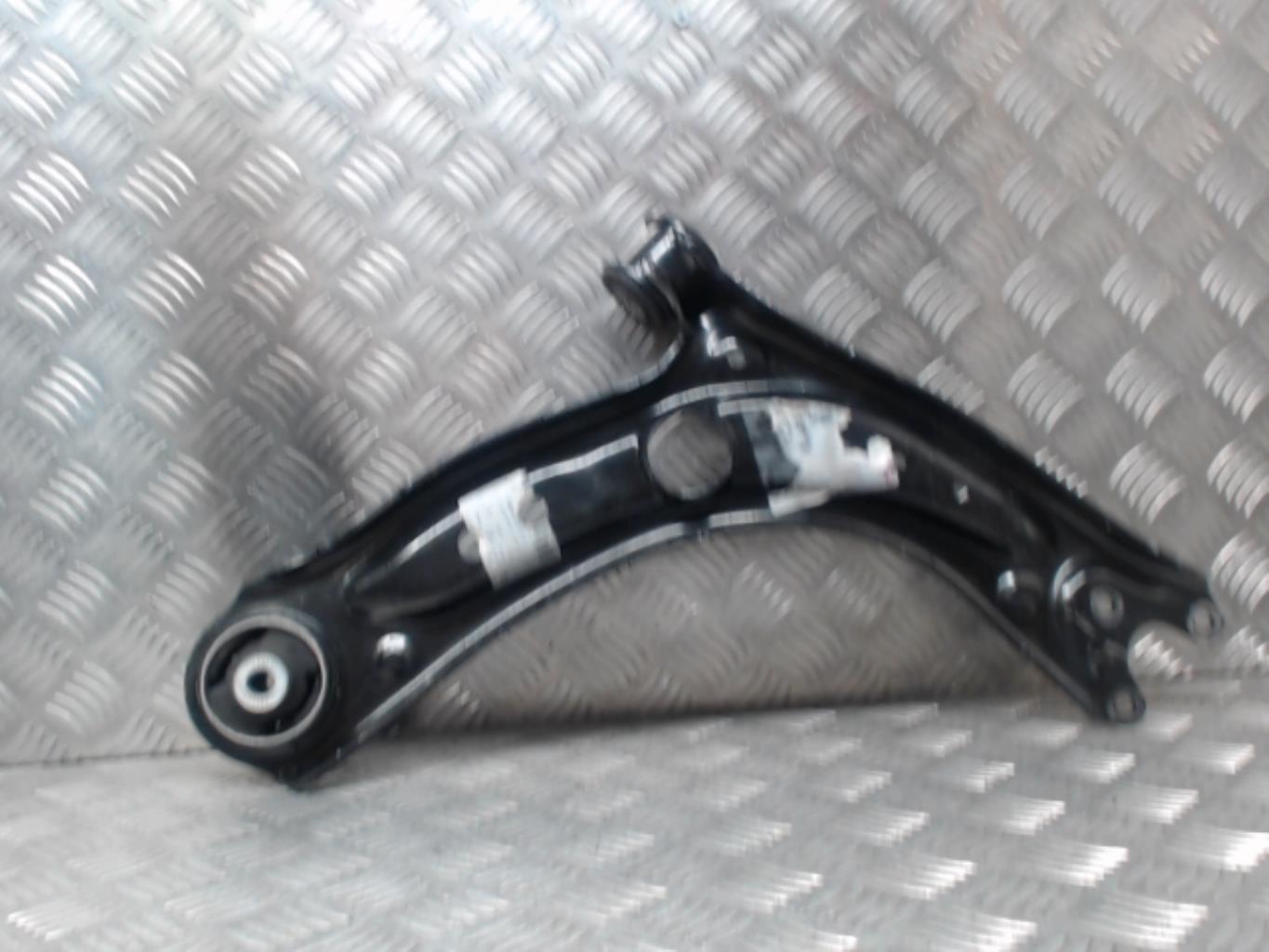 Triangle avant gauche AUDI A3 3 SPORTBACK PHASE 2 Essence - 1
