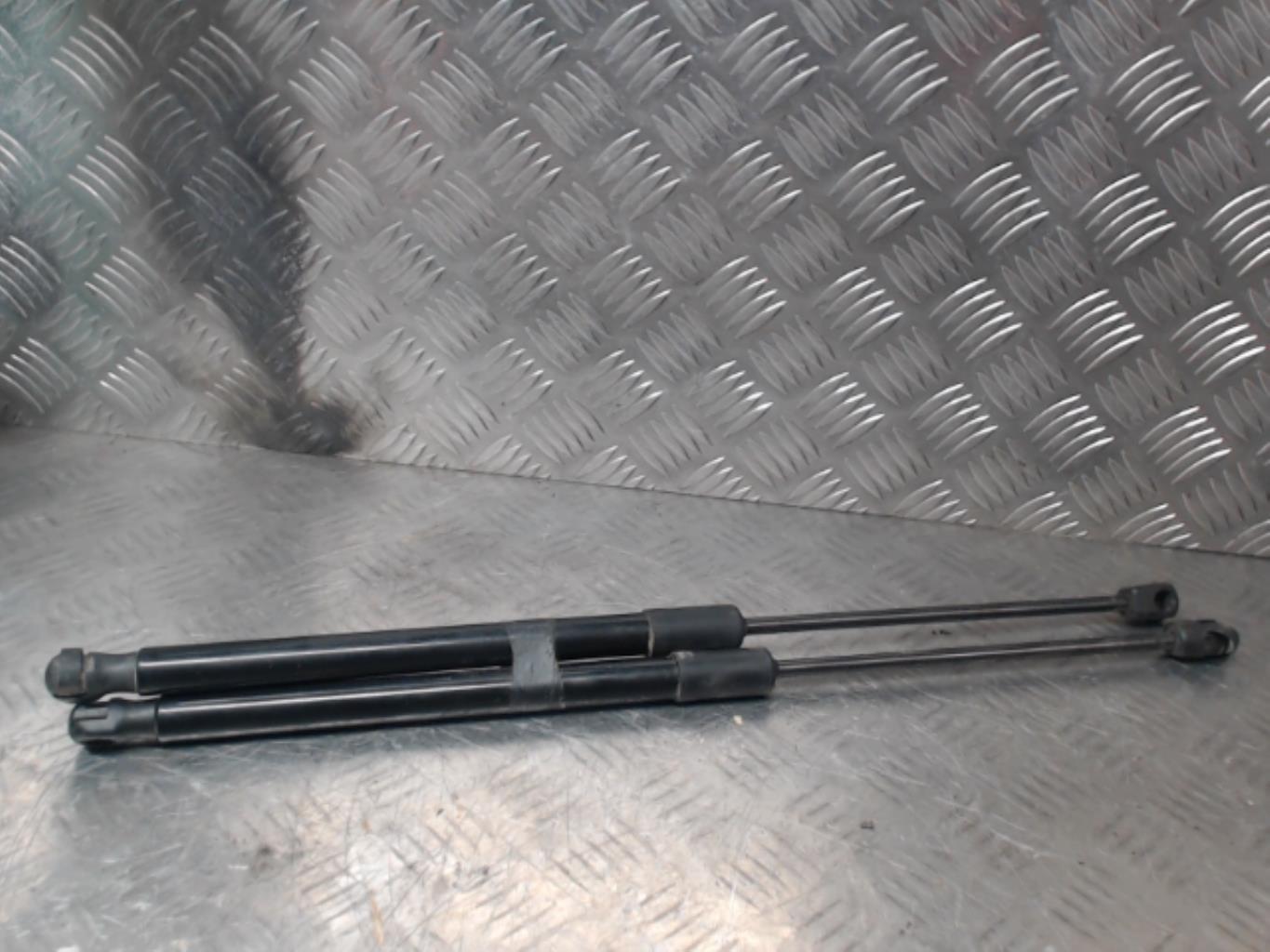 Verin de capot AUDI A1 2 SPORTBACK Essence - 1