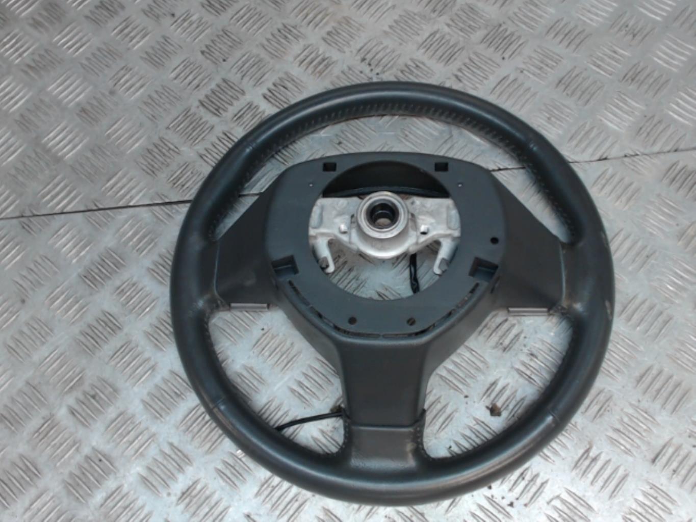 Volant SUZUKI SX4 1 Essence - 1