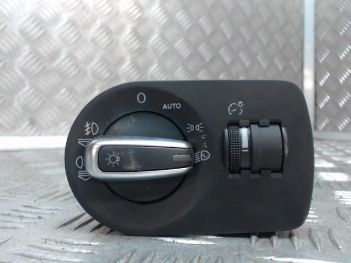 Commande de phare AUDI A3 2 CABRIO PHASE 2 Essence - 1