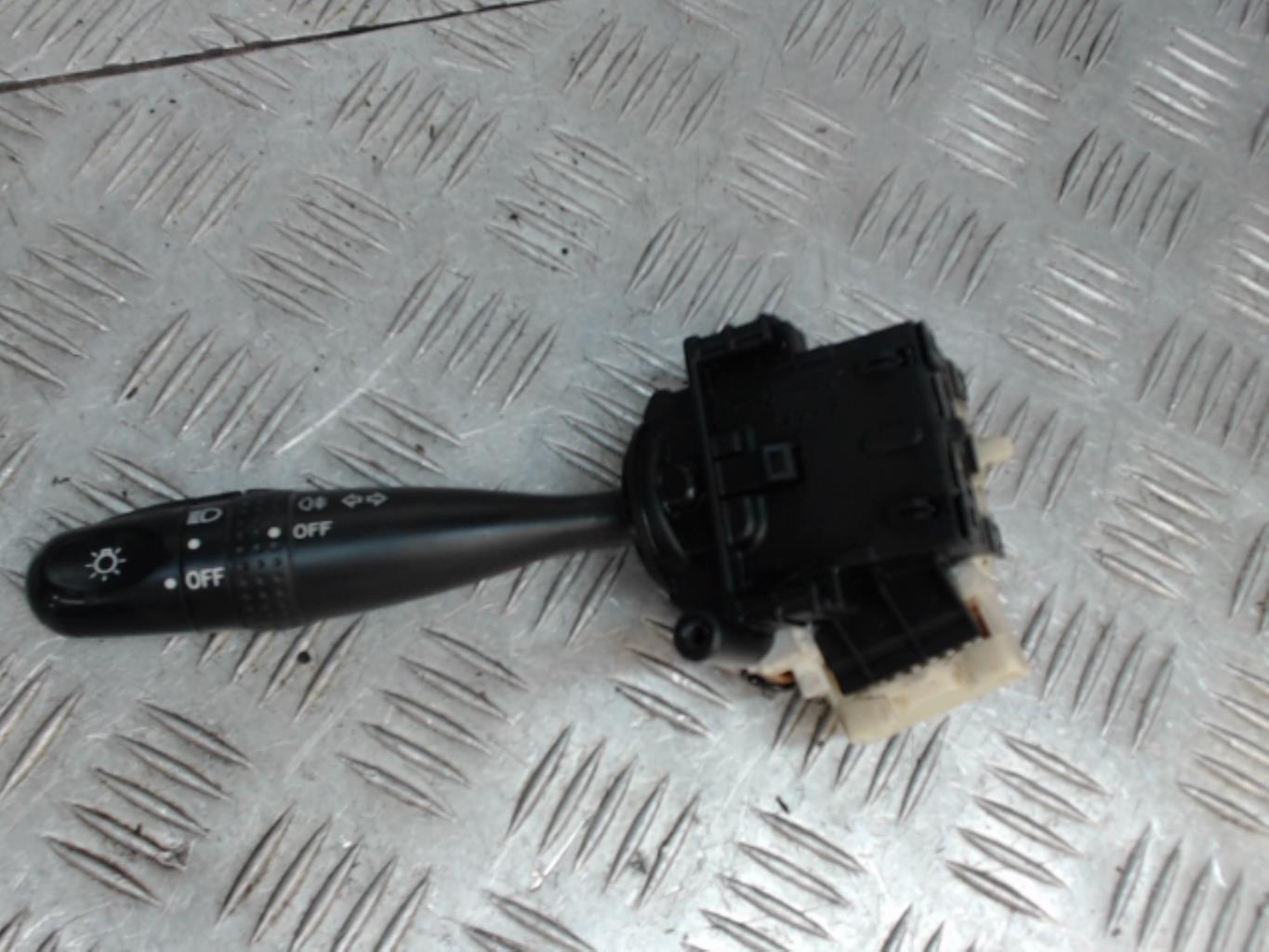 Commande de phare TOYOTA YARIS 1 PHASE 1 Essence - 1
