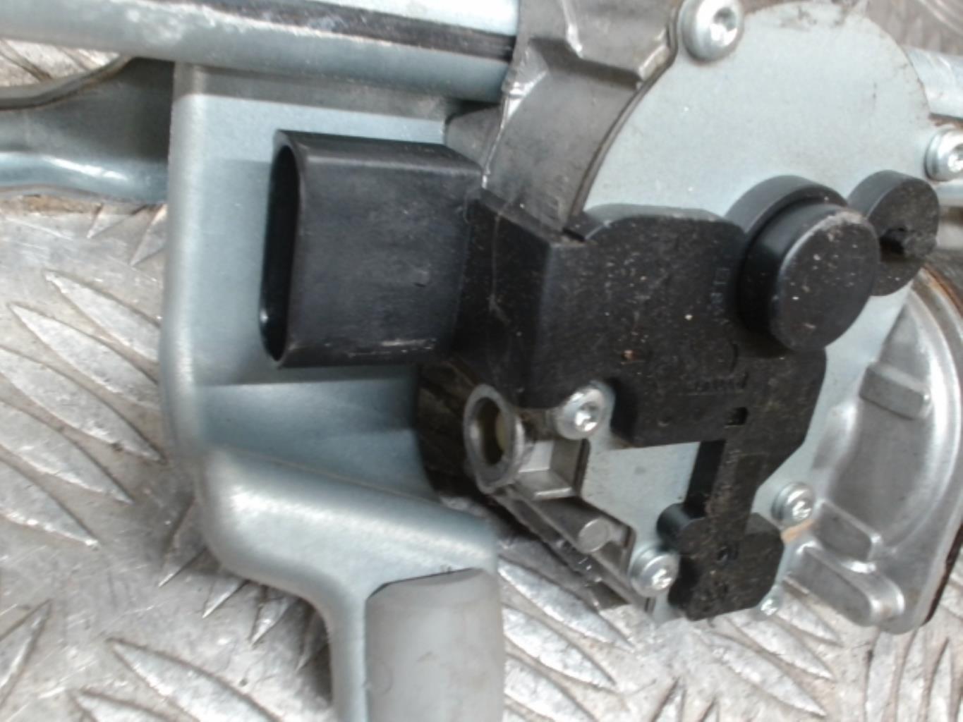 Motore tergicristallo anteriore BMW SERIE 1 E81 Diésel - 1