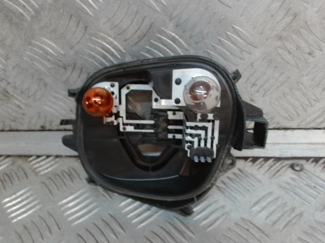 Base portalampade fanale posteriore destro PEUGEOT 208 1 PHASE 2 Diésel - 1